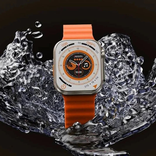 Smart Watch with Gravity Sensor, Fitness Tracking, and Notifications ©